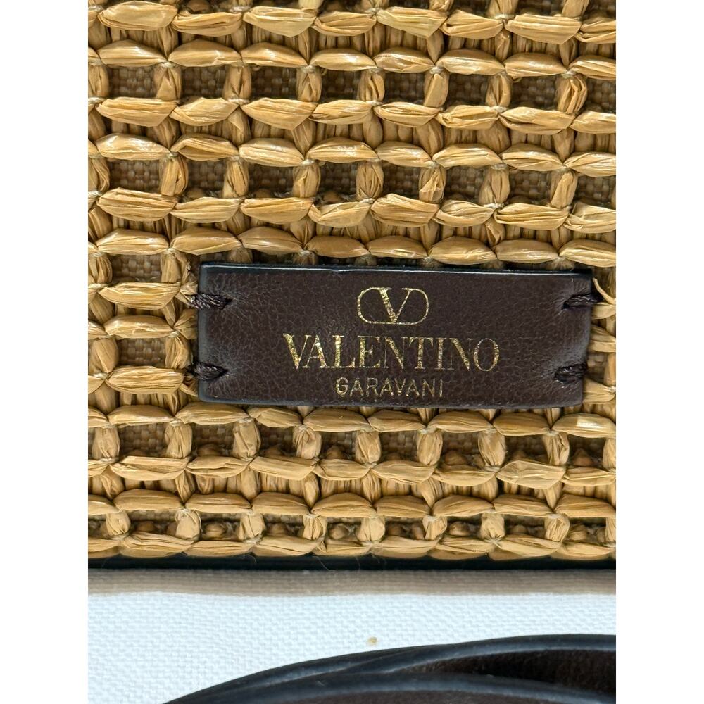 Valentino Garavani Rockstud Raffia Effect Bucket Bag Tobacco Cacao Crossbody - Picture 7 of 15